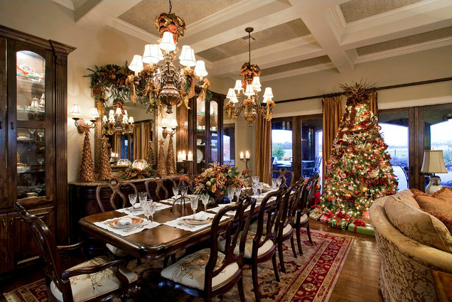 Christmas Decorations in Dining Room